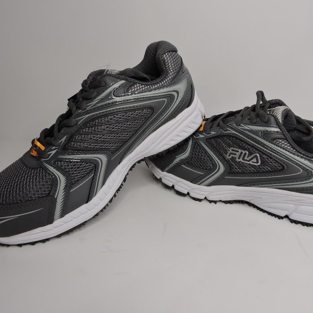 Fila Women's reckoning steel toe work, hiking lightweight shoes. brand new